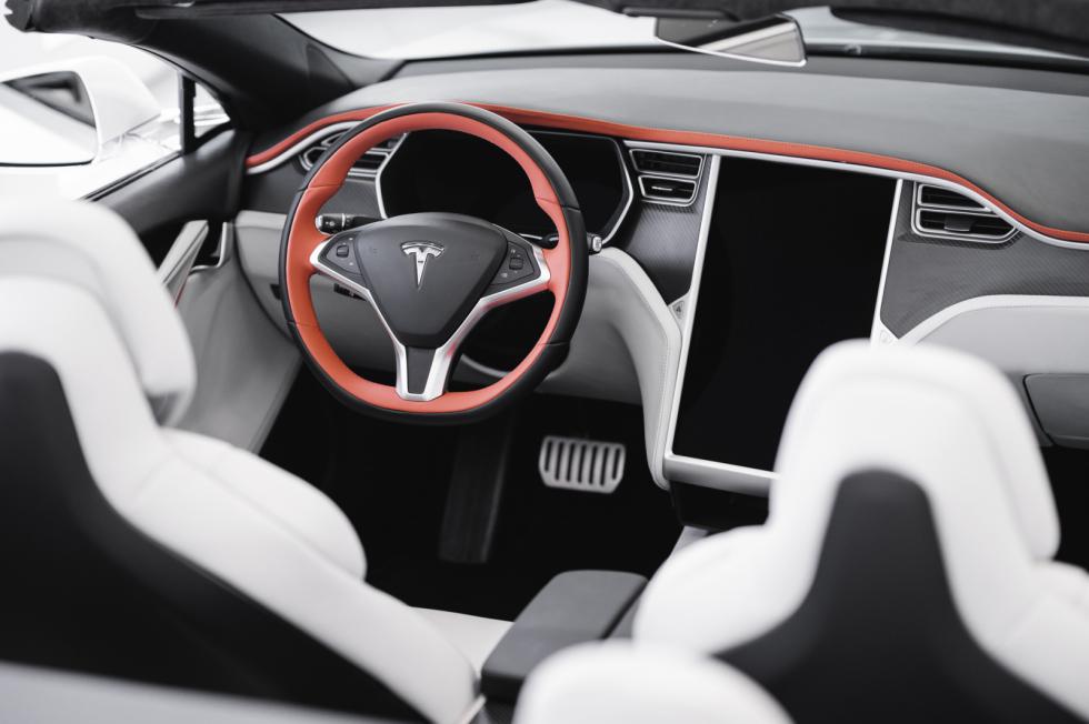 Το Tesla Model S έγινε δίθυρο κάμπριο 